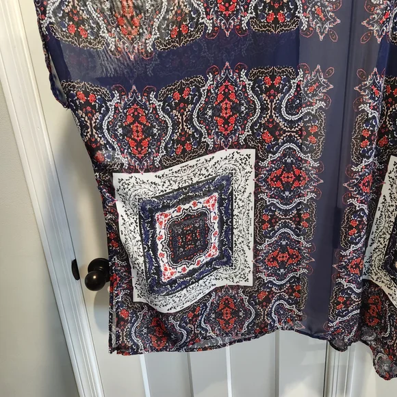 Maurices Navy Floral Open Front Kimono with Red Accents Size 2/3 - Picture 6 of 6